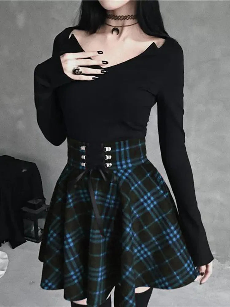 Black Checkered Women's Gothic Pleated Skirt .